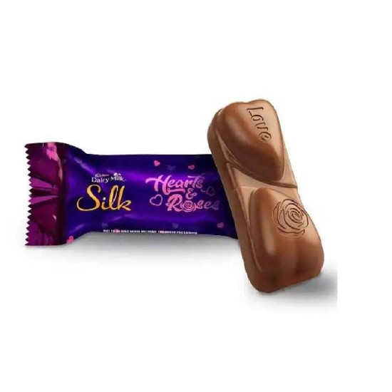 Cadbury Dairy Milk Silk Valentine Hearts And Roses Valentine Heart Shaped Chocolate Box Bars (153 G) Pack Of 2