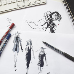 Uniball Eye UB-150 Roller Ball Pen Set - Pack of 12 (Blue)