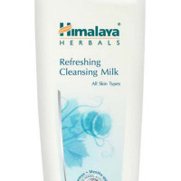 Himalaya Herbals Refreshing Cleansing Milk, 100ml