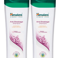 Himalaya Anti-Hair Fall Bhringaraja Shampoo, Reduces Hair Fall, Makes Hair Healthy, With Bhringaraja & Palasha,for men and women, 180ml