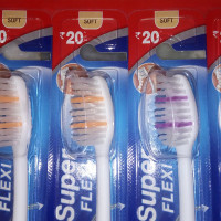Colgate Super Flexi Toothbrush - Soft (Colour May Vary)