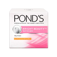POND'S Bright Beauty Day Cream 35 g, Non-Oily, Mattifying Daily Face Moisturizer, SPF 15 - With Niacinamide to Lighten Dark Spots for Glowing Skin