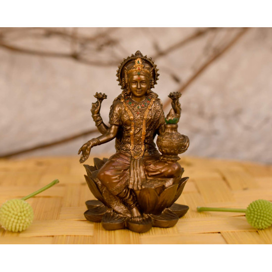 Collectible India Goddess Lakshmi Idol Hindu Laxmi Goddess Statue Home Office Decor (Size 8cm x 5cm)