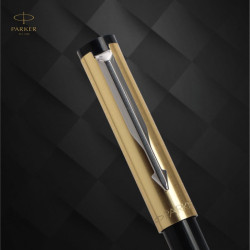 Parker Beta Premium Chrome Trim Fountain Pen | Gold Finish Cap With 1 Ink Cartridge | Ink Color - Blue | Best For Employees | Unique Gifts For Entrepreneurs