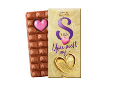 Cadbury Dairy Milk Silk Valentine's Heart Blush Chocolate Bar Gift Pack, 250 g