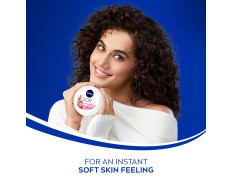 NIVEA Soft Light Moisturizer 100ml | Berry Blossom | For Face, Hand & Body, Instant Hydration | Non-Greasy Cream | With Vitamin E & Jojoba Oil | All Skin Types