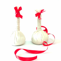 Prasanthi Gardens- Amazon Brand Ayurveda Kizhi/Massage Kizhi/ Pain relief- Muscle Relaxant Potli/ Podi Kizhi / Herbal compress Potli/ Hot compress pack/ Kerala Ayurveda Kizhi- Pack of 2, Multicolour