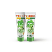 Vicco Turmeric Aloe Vera Skin Cream, Moisturizer for Oily Skin, Pure Aloe Vera & Turmeric Extracts, Ayurvedic, Vegan & Cruelty-Free, Pack of 4 (30 gm)