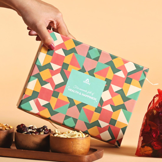 Omay Foods Wonderful Delights Gift Box | Mother's Day Gift Hamper | Gift For Mom | Healthy Gift Hamper | Snacks,Chocolate,Tea | Corporate Gifts | Personal Gift Box | Dry-Fruits,Healthy Roasted Snacks | Premium Gift Hamper |Women