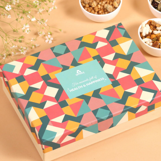 Omay Foods Wonderful Delights Gift Box | Mother's Day Gift Hamper | Gift For Mom | Healthy Gift Hamper | Snacks,Chocolate,Tea | Corporate Gifts | Personal Gift Box | Dry-Fruits,Healthy Roasted Snacks | Premium Gift Hamper |Women
