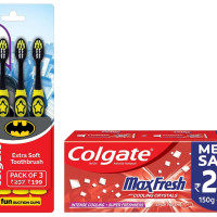 Colgate Kids Batman Manual Toothbrush(Pack of 3,Multicolor) & Colgate MaxFresh 300g (150g x 2, Pack of 2) Anticavity Toothpaste Gel, Spicy Fresh (Saver Pack)