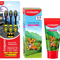 Colgate Kids Batman Manual Toothbrush (Pack of 3,Multicolor) & Colgate Kids Anticavity Toothpaste for 2-5 Years - 80gm (Strawberry flavour) COMBO