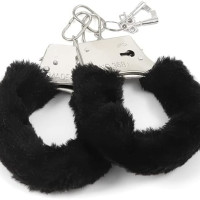 YUPPIN Kids Toy Handcuffs with Fluffy Cover – Safe Pretend Play Metal Handcuffs with Keys – Soft Plush Covering for Police Role Play & Fancy Dress (Black)