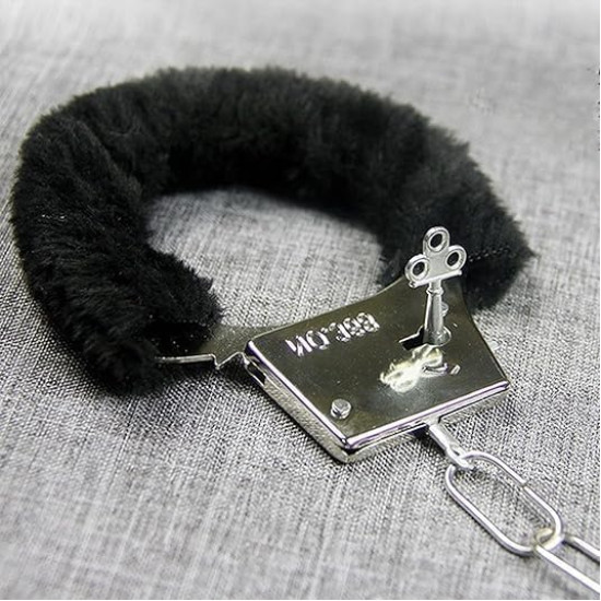 YUPPIN Kids Toy Handcuffs with Fluffy Cover – Safe Pretend Play Metal Handcuffs with Keys – Soft Plush Covering for Police Role Play & Fancy Dress (Black)